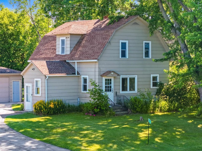 Completely remodeled interior from top to bottom, this country - photo 49