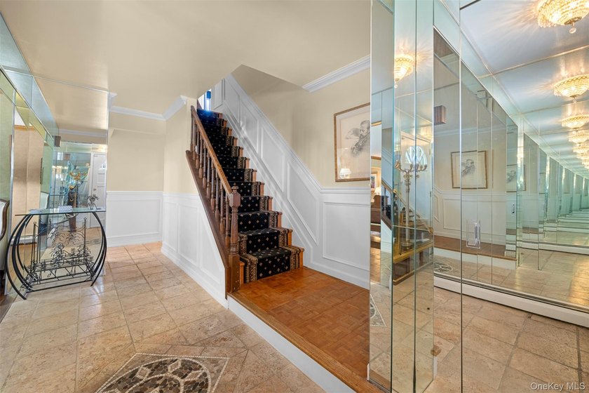 Offered For The Very First Time By Its Original Owners, This - photo 3