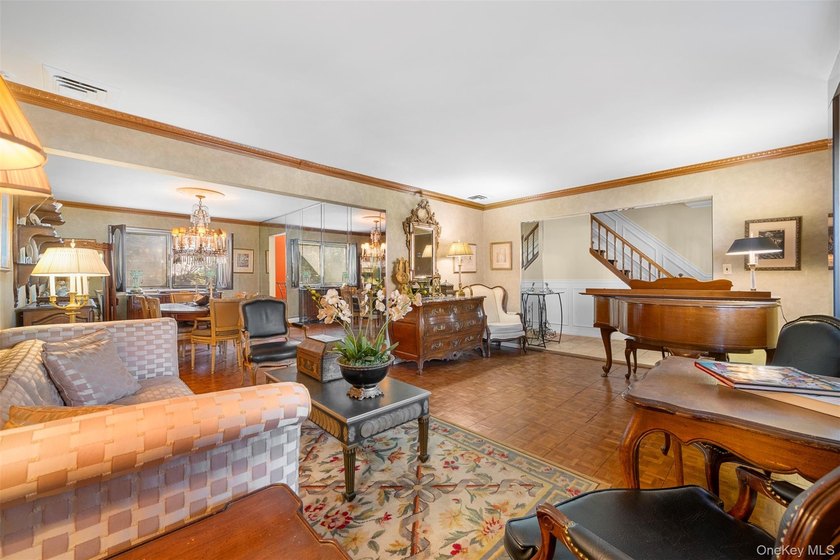 Offered For The Very First Time By Its Original Owners, This - photo 5