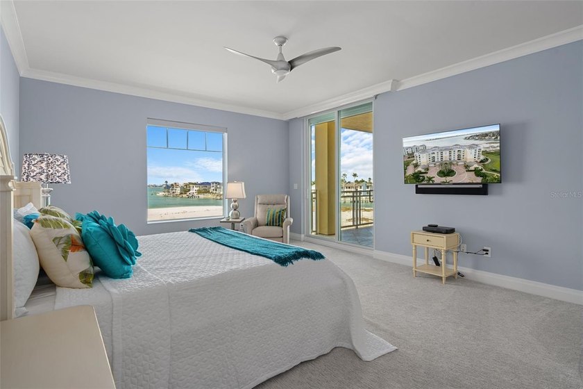Experience exceptional water and beachfront living at Sunset - photo 5