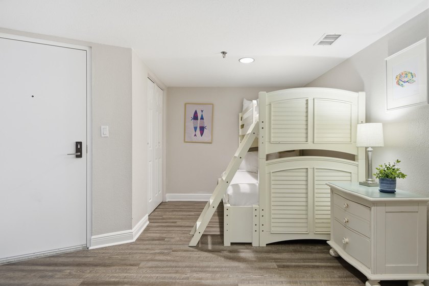 Seller is offering $5,000 towards the buyer's closing costs or - photo 4