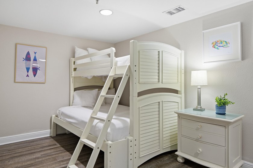 Seller is offering $5,000 towards the buyer's closing costs or - photo 5