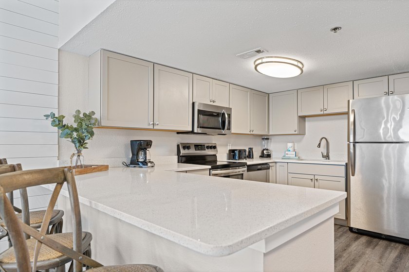 Seller is offering $5,000 towards the buyer's closing costs or - photo 7