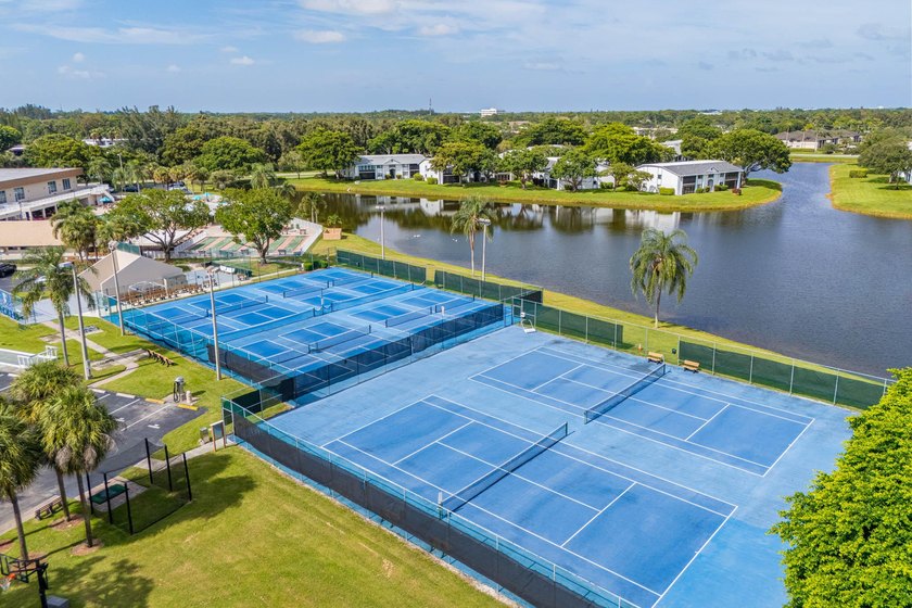 WINTER or PERMANENT HOME, IN LAKES OF DELRAY! FULLY UPDATED 2 - photo 26