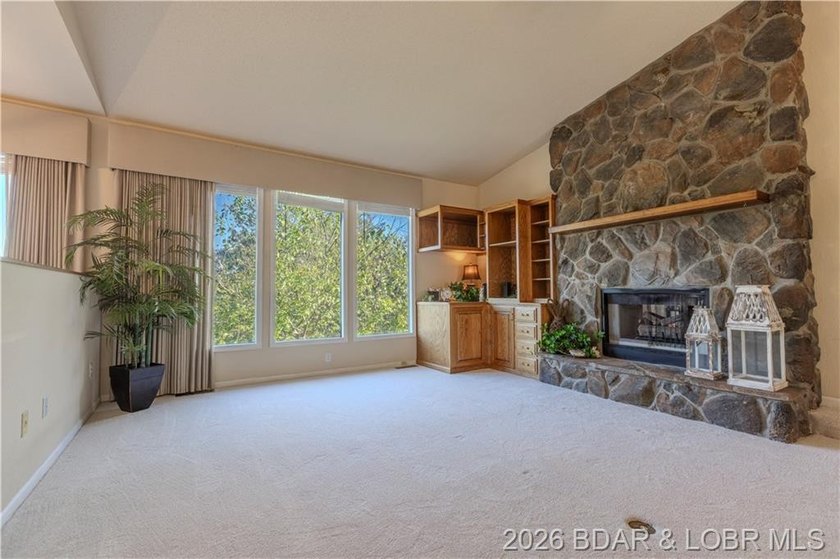 BACK ON MARKET AT NO FAULT OF SELLER. This 4000+ square foot - photo 4