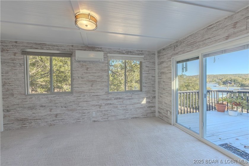 BACK ON MARKET AT NO FAULT OF SELLER. This 4000+ square foot - photo 9