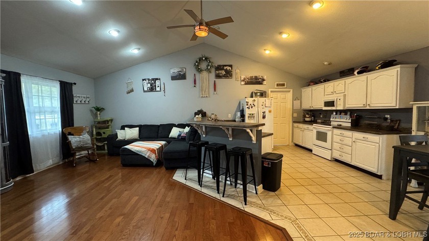 Welcome to your dream home in Gravois Mills! This delightful - photo 7