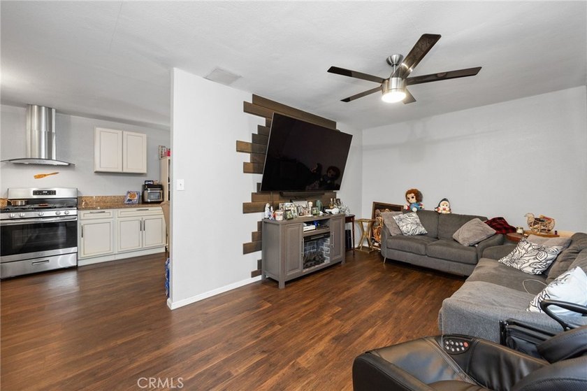 Amazing Income Producing Two-on-a-Lot Opportunity + Private Pool - photo 18