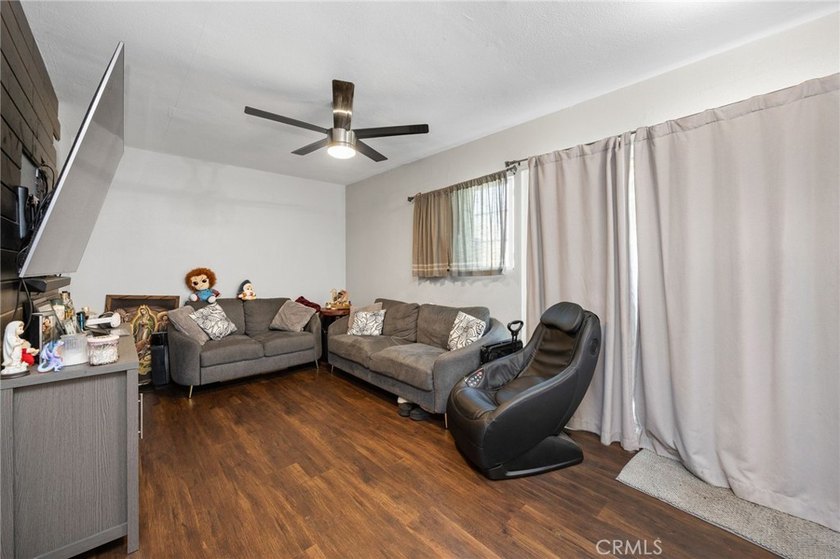 Amazing Income Producing Two-on-a-Lot Opportunity + Private Pool - photo 19