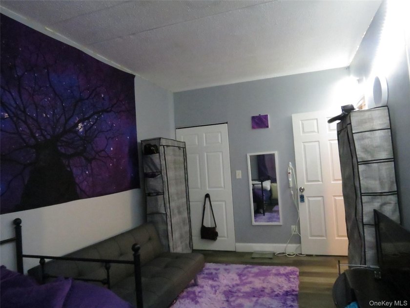 Welcome to the lovely maintained gated Melrose Court Condominium - photo 10