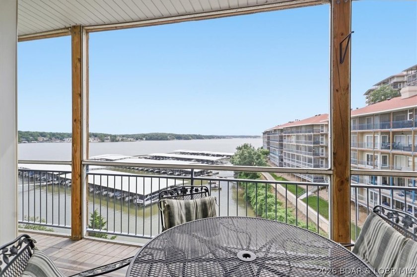 Great opportunity to own a turnkey lakefront condo at the Lake - photo 33