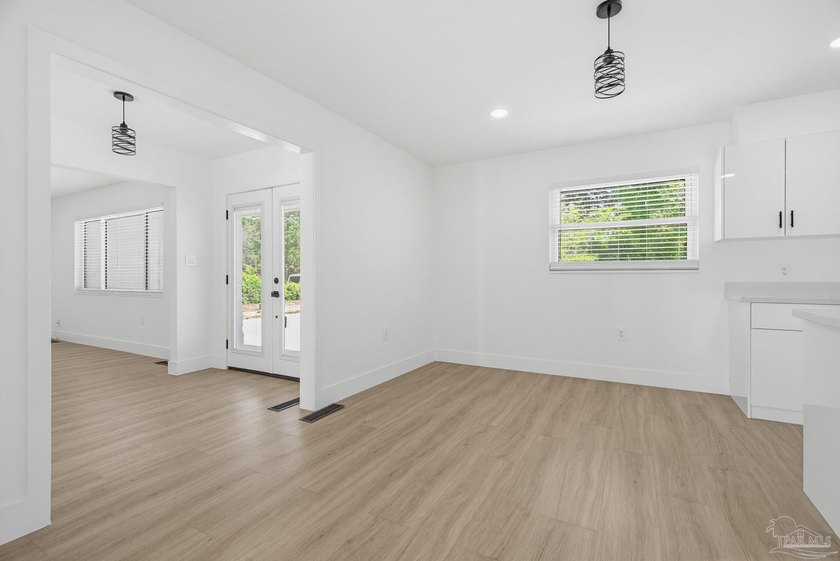 No Hoa! New Roof, New Water Heaters! Rare opportunity to own a - photo 8