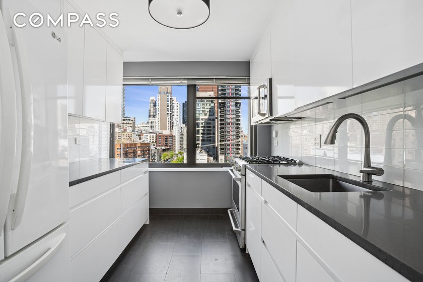 This exceptionally spacious and thoughtfully configured - photo 4