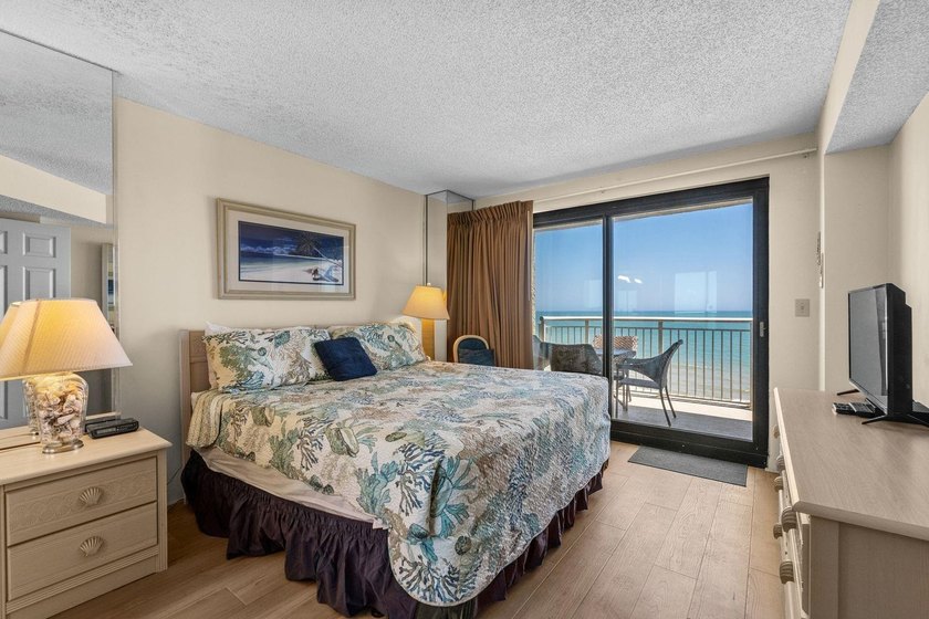 Windemere is an oceanfront building in the Ocean Drive section - photo 15