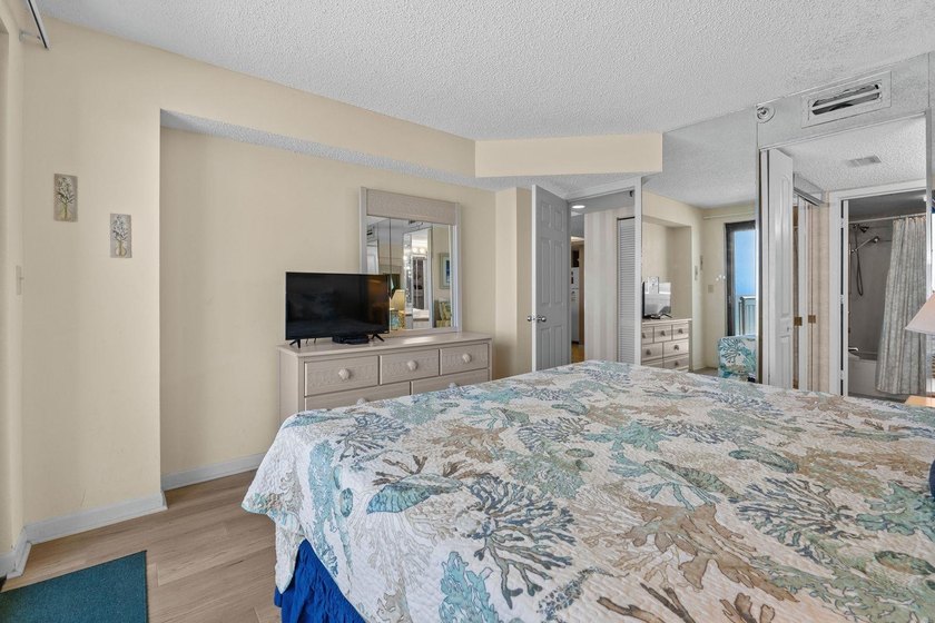 Windemere is an oceanfront building in the Ocean Drive section - photo 17