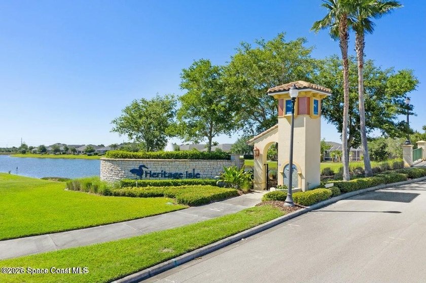 Look no further! Beautiful Heritage Isle 3 bedroom 2 bath 2 car - photo 2