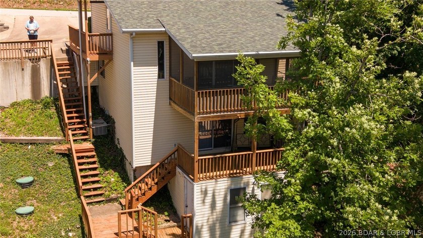 Hidden Gem Lakefront Home at the 3 MM! Nestled in a deep cove - photo 11