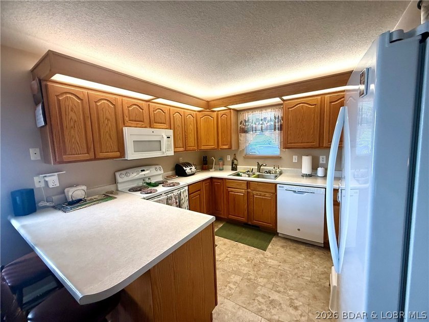 Hidden Gem Lakefront Home at the 3 MM! Nestled in a deep cove - photo 15