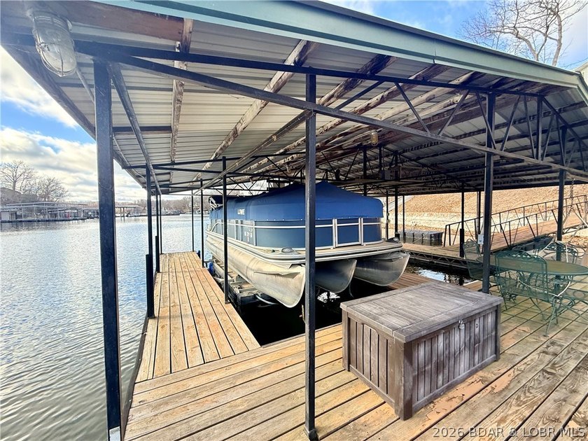 Hidden Gem Lakefront Home at the 3 MM! Nestled in a deep cove - photo 32