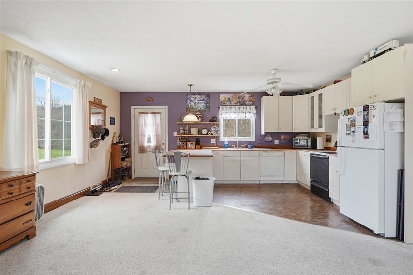79 acres. Three homes. Two detached garages. Endless - photo 42