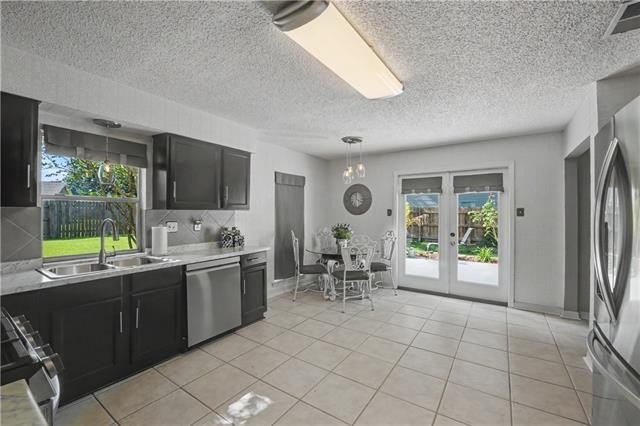 This beautifully maintained 4-bedroom, 2.5-bath residence - photo 11