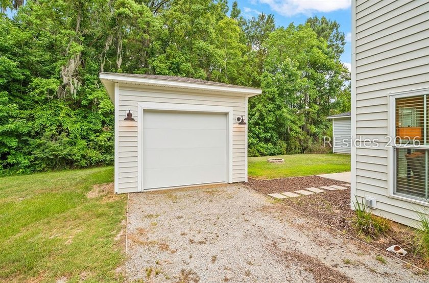 Seller offering $10,000.00 in concessions for closing costs - photo 37