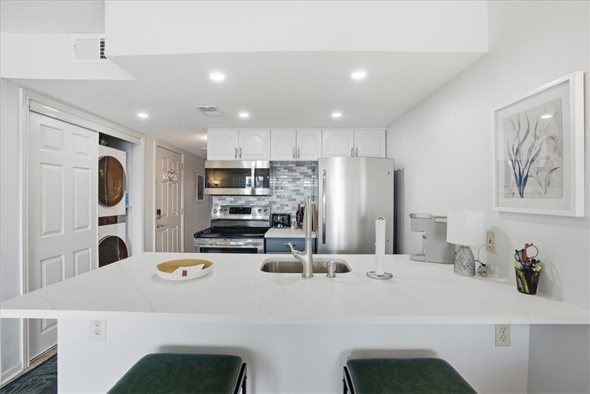 Fully renovated first-floor waterfront condo offering 1 bedroom - photo 11