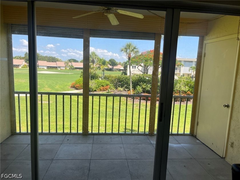 Nicely Updated 2 bedroom, 2 Bathroom Condo. Newer Kitchen - photo 11