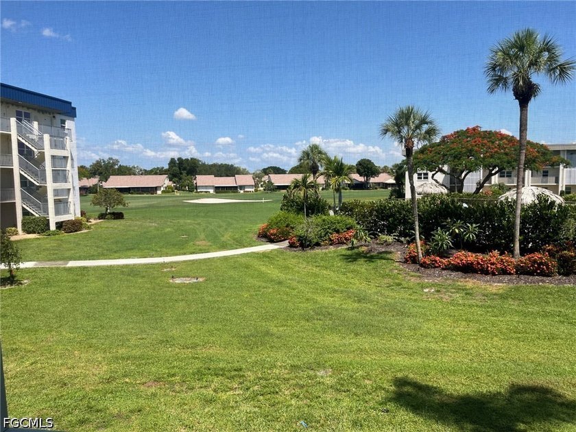 Nicely Updated 2 bedroom, 2 Bathroom Condo. Newer Kitchen - photo 13
