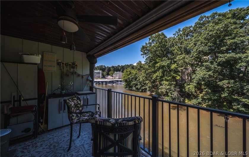 Experience effortless lake living in this turnkey 1-bedroom - photo 14
