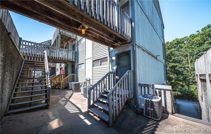 Experience effortless lake living in this turnkey 1-bedroom - photo 17