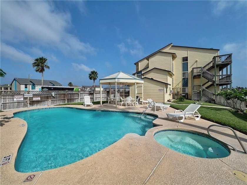 Fully renovated first-floor waterfront condo offering 1 bedroom - photo 22