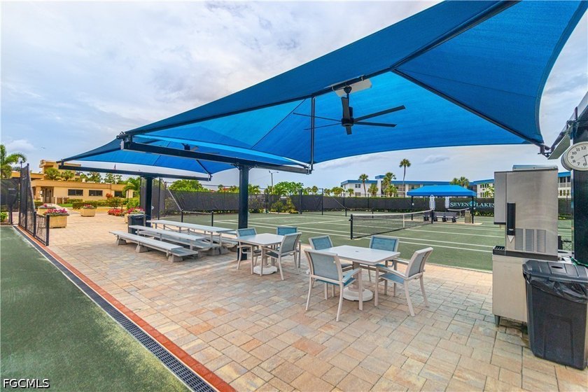 Nicely Updated 2 bedroom, 2 Bathroom Condo. Newer Kitchen - photo 24