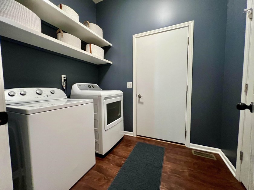 Experience the ultimate Rock River waterfront lifestyle! This - photo 24