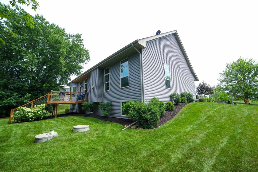 Experience the ultimate Rock River waterfront lifestyle! This - photo 30