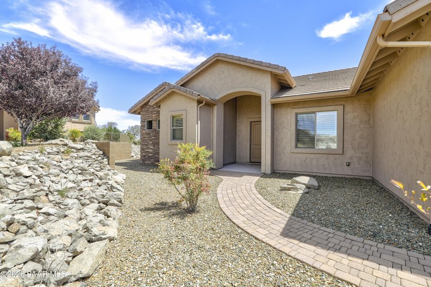A RARE opportunity to own a single-level spacious property with - photo 2