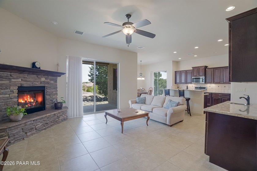 A RARE opportunity to own a single-level spacious property with - photo 10