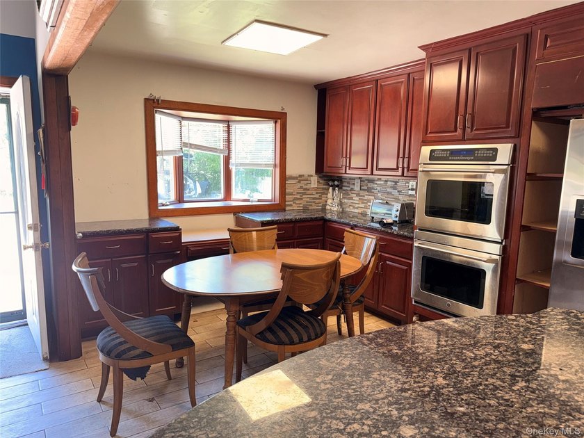Welcome to this charming starter home offering the perfect blend - photo 16