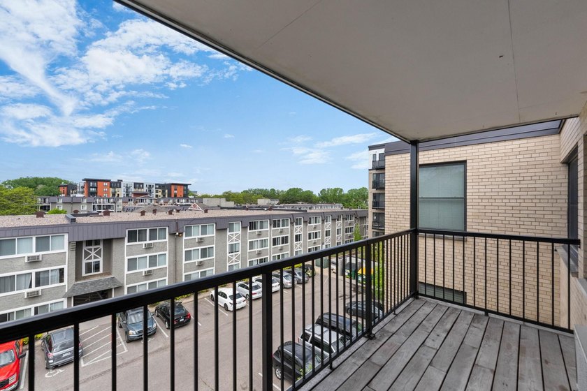 Nestled next to Market Plaza and steps from Bde Maka Ska, 1BR - photo 23