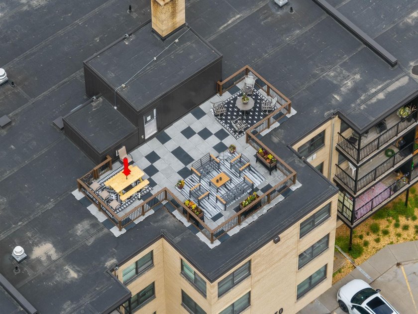Nestled next to Market Plaza and steps from Bde Maka Ska, 1BR - photo 36