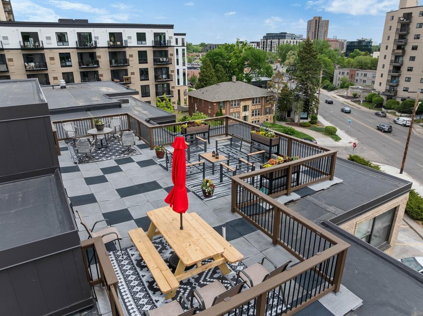 Nestled next to Market Plaza and steps from Bde Maka Ska, 1BR - photo 37