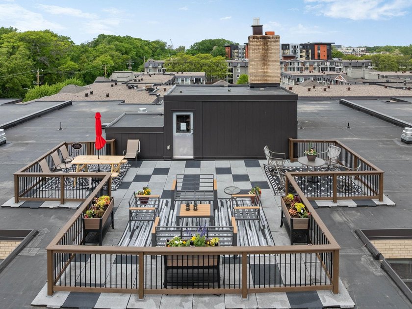 Nestled next to Market Plaza and steps from Bde Maka Ska, 1BR - photo 38