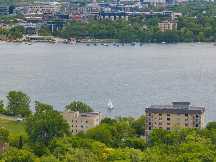 Nestled next to Market Plaza and steps from Bde Maka Ska, 1BR - photo 43