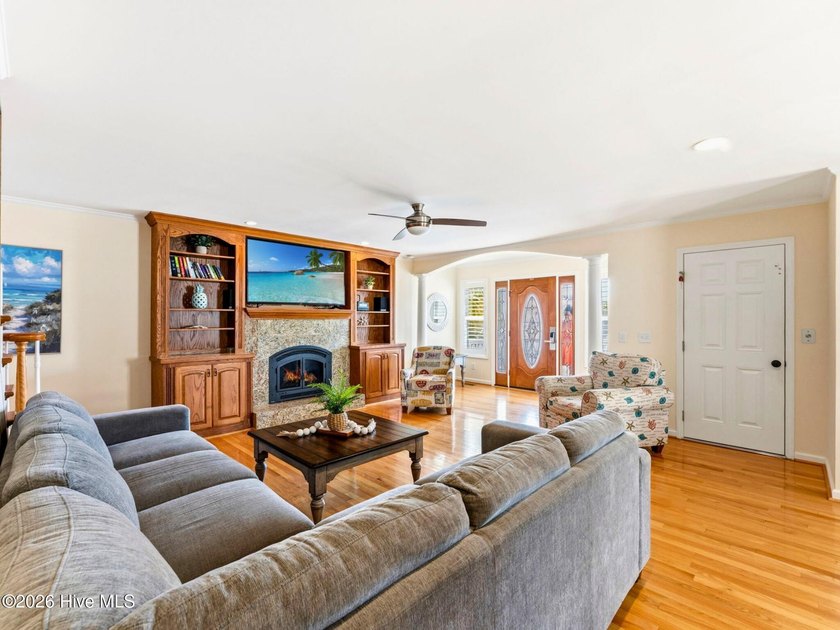 Feel the constant ocean breeze from this exceptional West End - photo 6