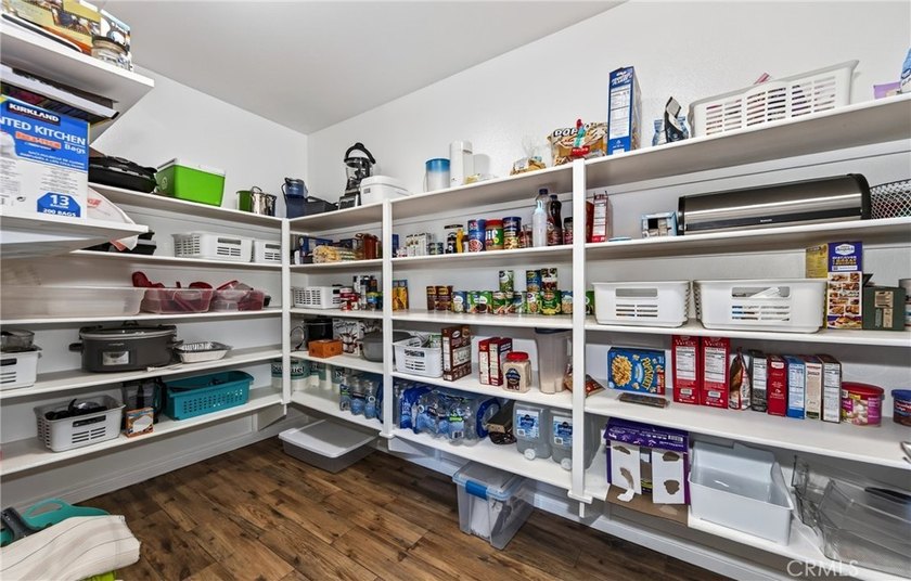 Welcome to this stunning turnkey home in the highly sought-after - photo 16