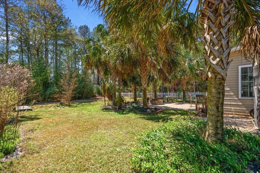 Welcome to this spacious and beautifully updated 5-bedroom, 3 - photo 18