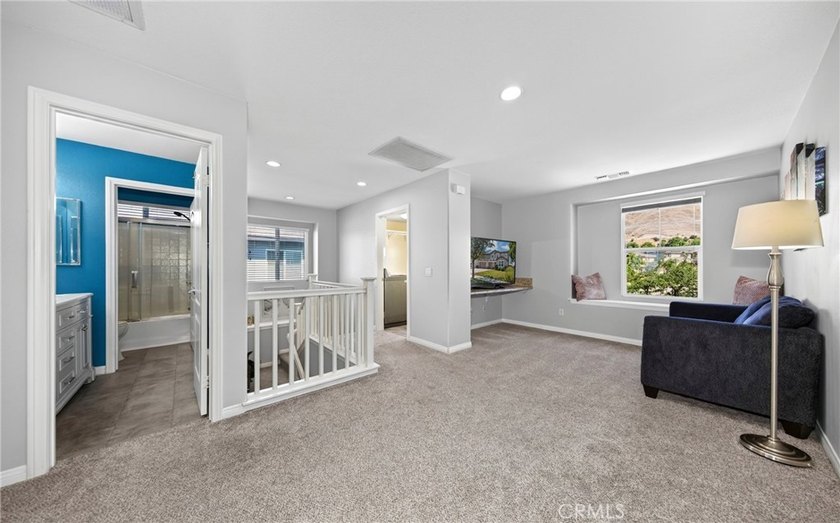Welcome to this stunning turnkey home in the highly sought-after - photo 19
