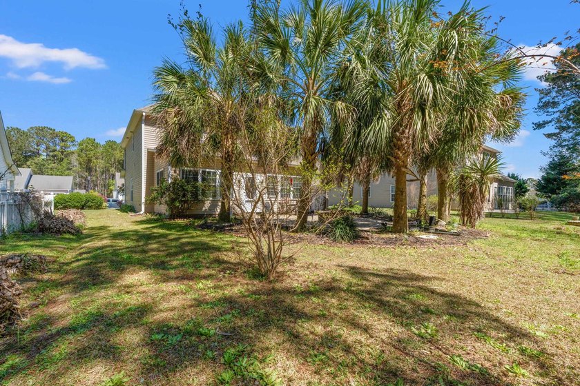 Welcome to this spacious and beautifully updated 5-bedroom, 3 - photo 20
