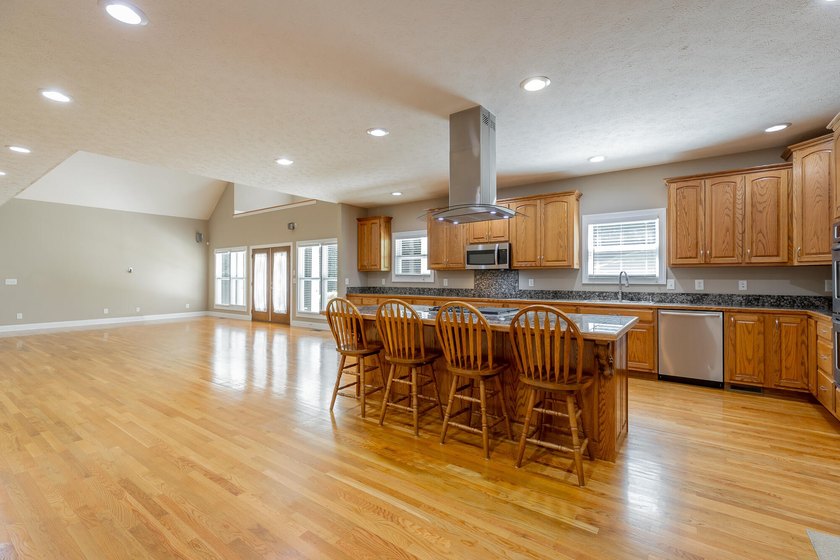 Welcome to this custom built 2006 home at 98 Etowah Ridge in - photo 29