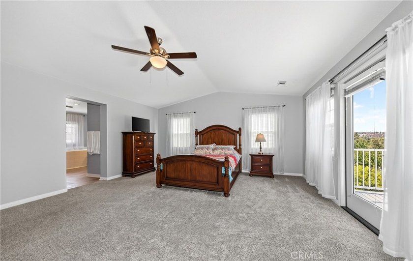Welcome to this stunning turnkey home in the highly sought-after - photo 29